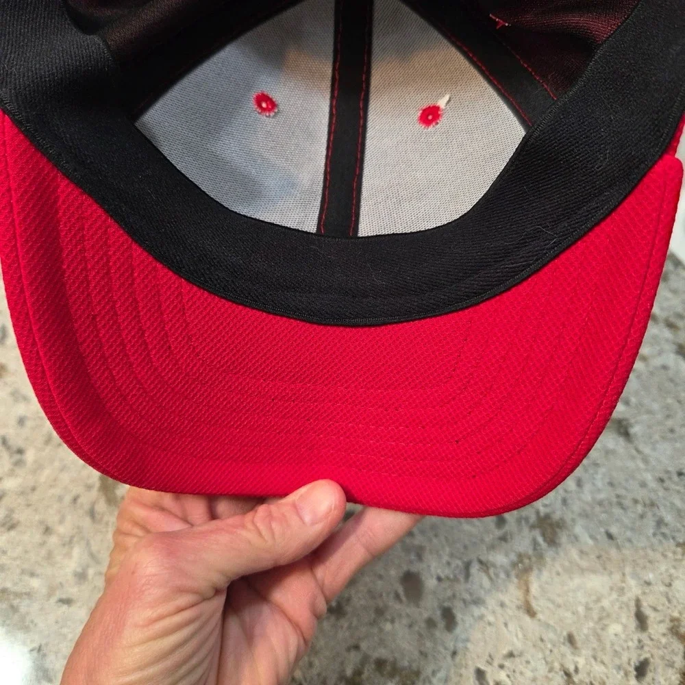 Under Armour Kids‎ Blitzing 3.0 Red Athletic Baseball Hat Cap 1305457 M/L